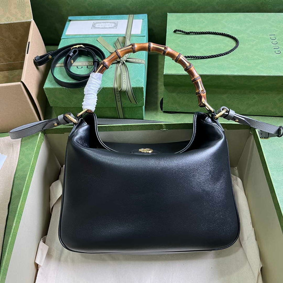 Gucci 746124 Diana medium shoulder bag in black leather - Default Title - View 1