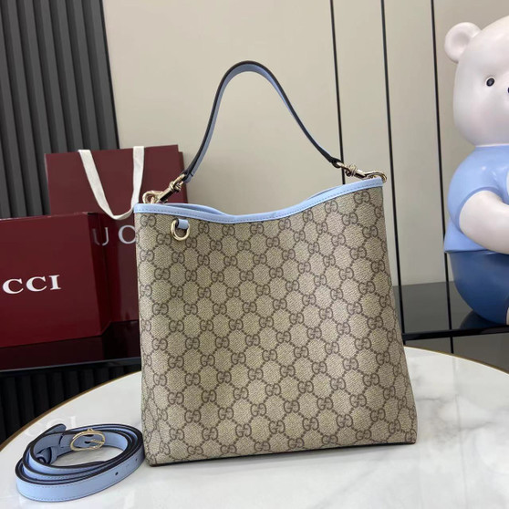 Gucci GG Emblem medium bucket bag �?15103 in blue fabric