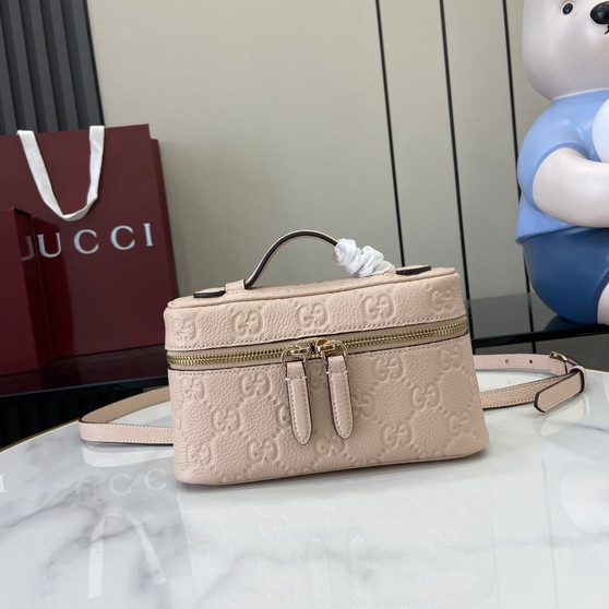 Gucci GG Emblem super mini bag 815949 in light pink leather - Default Title - View 1