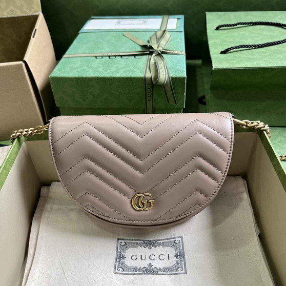 Gucci 746431 GG Marmont matelassé chain mini bag in light pink leather