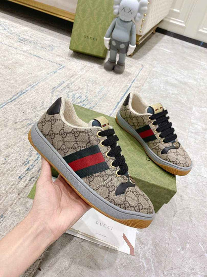 Gucci GG Screener sneaker �?74530 Beige and ebony GG Supreme canvas