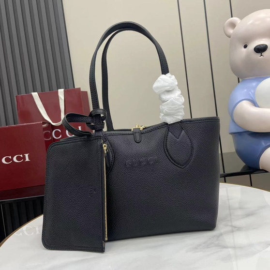 Gucci Totissima small reversible tote bag in black leather �?39124