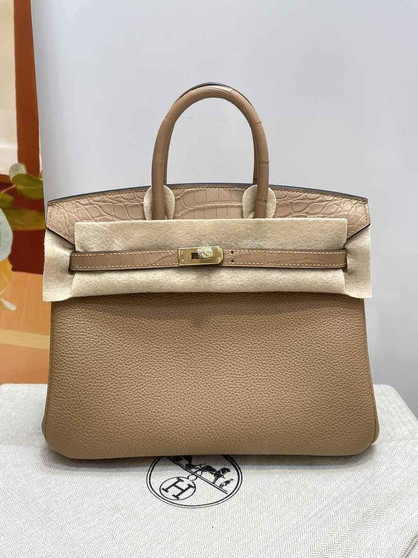 Hermès Birkin Bag Apricot Crocodile Togo Gold Hardware H8610 - W25×H20×D13cm - View 1