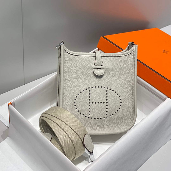 Hermes Mini Evelyne 16 Bag in Taurillon Clemence Leather H069458 - Default Title - View 1