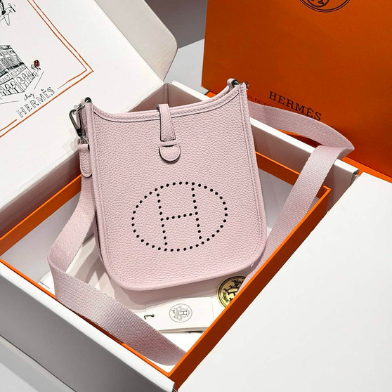 Hermes Mini Evelyne 16 Bag in Taurillon Clemence Leather H069438 - Default Title - View 1