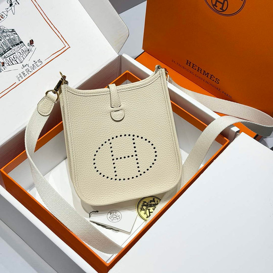 Hermes Mini Evelyne 16 Bag in Taurillon Clemence Leather H069421 - Default Title - View 1