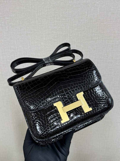 Hermes Constance Crocodile Leather Black Gold H282261 - 19cm - View 1