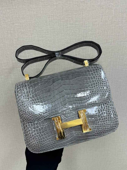Hermes Constance Crocodile Leather Gray Gold H282263 - 19cm - View 1
