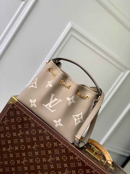 Louis Vuitton LV Bundle Bag M25453