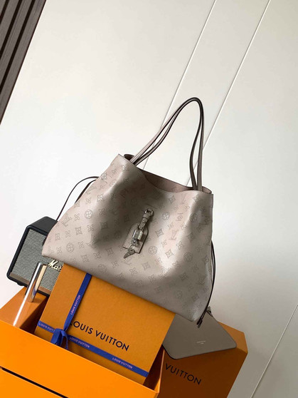 Louis Vuitton Boundless Shoulder Bag M13180 - Beige Mahina Leather - Default Title - View 1