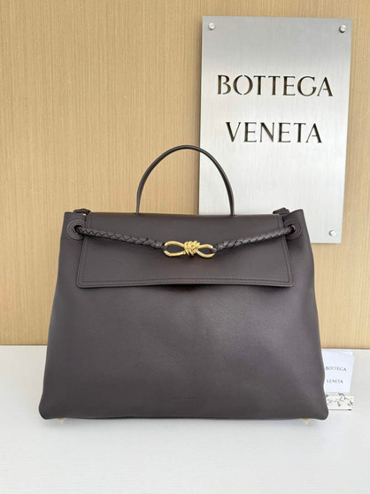 Bottega Veneta Large Ciao Ciao 826195 in Brown Calfskin