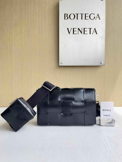 Bottega Veneta Cassette With Versatile Strap 741777 Calfskin Black