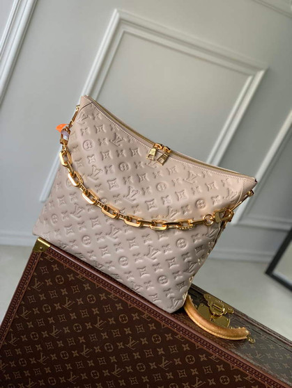 Louis Vuitton Coussin Hobo MM Bag M12071