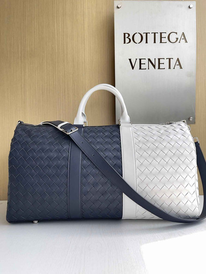 Bottega Veneta Medium Intrecciato Duffle 650066 Calfskin White Blue