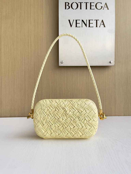 Bottega Veneta Knot With Chain 717623 Yellow Calfskin