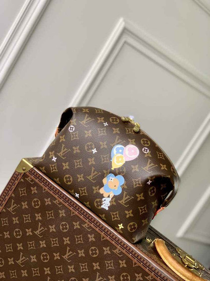 Louis Vuitton Cosmetic Pouch GM M14891 Monogram Canvas