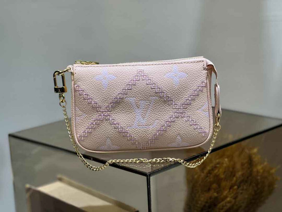 Louis Vuitton Mini Pochette Accessoires M81140 Apricot Leather