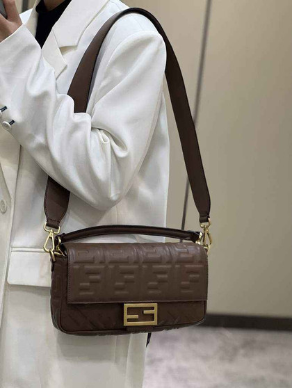 Fendi 8BR600 Baguette Brown leather bag