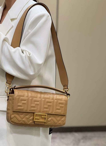 Fendi 8BR600 Baguette Beige leather bag