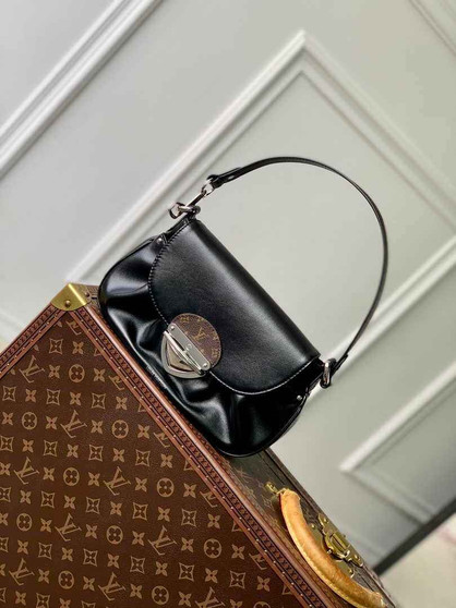 Louis Vuitton Sunset Bag M12192