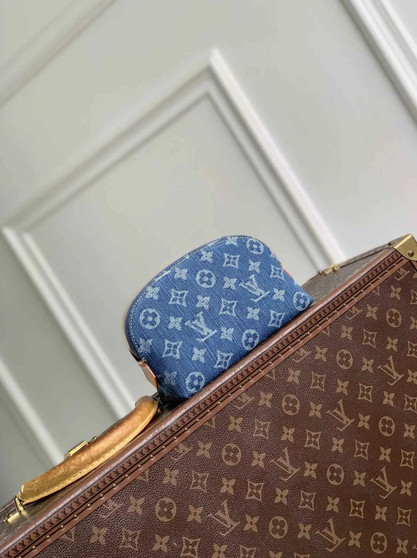 Louis Vuitton Pochette Cosmétique PM Bag - M28050 Blue