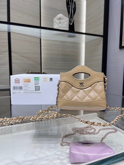 Chanel clutch with chain AP3875 apricot shiny lambskin