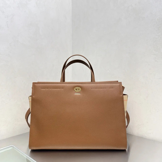 Burberry Medium Cotswolds Tote in Hazel brown 81113371