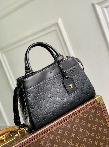 Louis Vuitton Avenue PM Bag, M25577 Black Cowhide leather