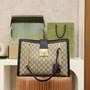 Gucci �?79197 Padlock medium GG shoulder bag Black leather