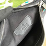 Gucci �?75181 GG belt bag with Bee print Black leather