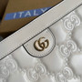 Gucci ‎�?02200 GG Matelassé leather small white