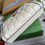 Gucci ‎�?02200 GG Matelassé leather small white