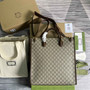 Gucci �?74155 Medium tote with Interlocking G Beige GG Supreme canvas