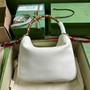 Gucci 746124 Diana medium shoulder bag in Beige leather