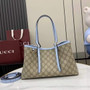 Gucci GG Emblem medium tote bag 815214 in blue fabric