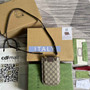 Gucci ‎�?00732 cat print phone case Beige and ebony GG Supreme canvas