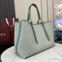 Gucci GG Emblem large tote bag 815213 in green fabric