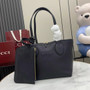 Gucci Totissima small reversible tote bag in black leather �?39124