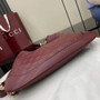 Gucci B medium shoulder bag, 834981 in wine red leather