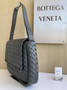 Bottega Veneta Large Cobble Messenger 755769 Calfskin Green