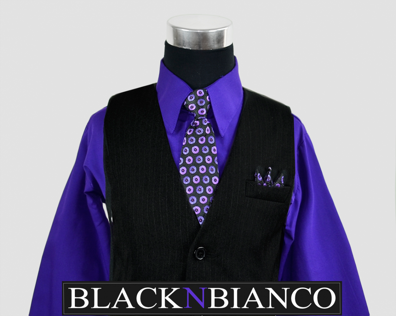 Men's Dark Purple Suit, White Dress Shirt, Black Leather Derby Shoes, Dark  Purple Polka Dot Scarf | Lookastic