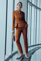 Workout Performance Slim-Leg Trousers Toffee Stretch Twill