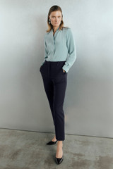 Ultimate Wool Trousers Slim-Leg Navy