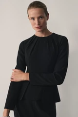 Clever Crepe Elaria Top Black