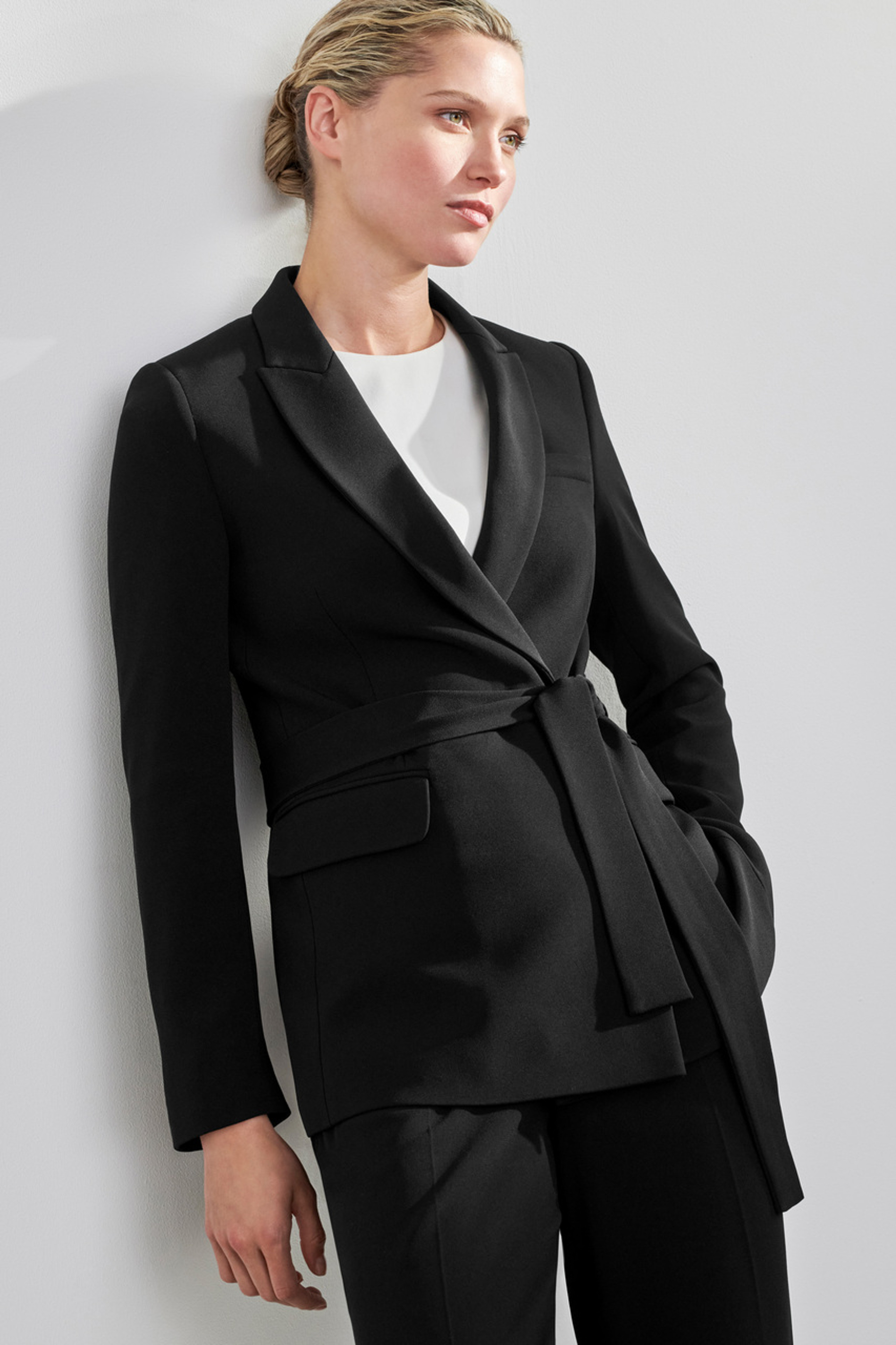 Clever Crepe Almeida Jacket Black - Welcome to the Fold LTD