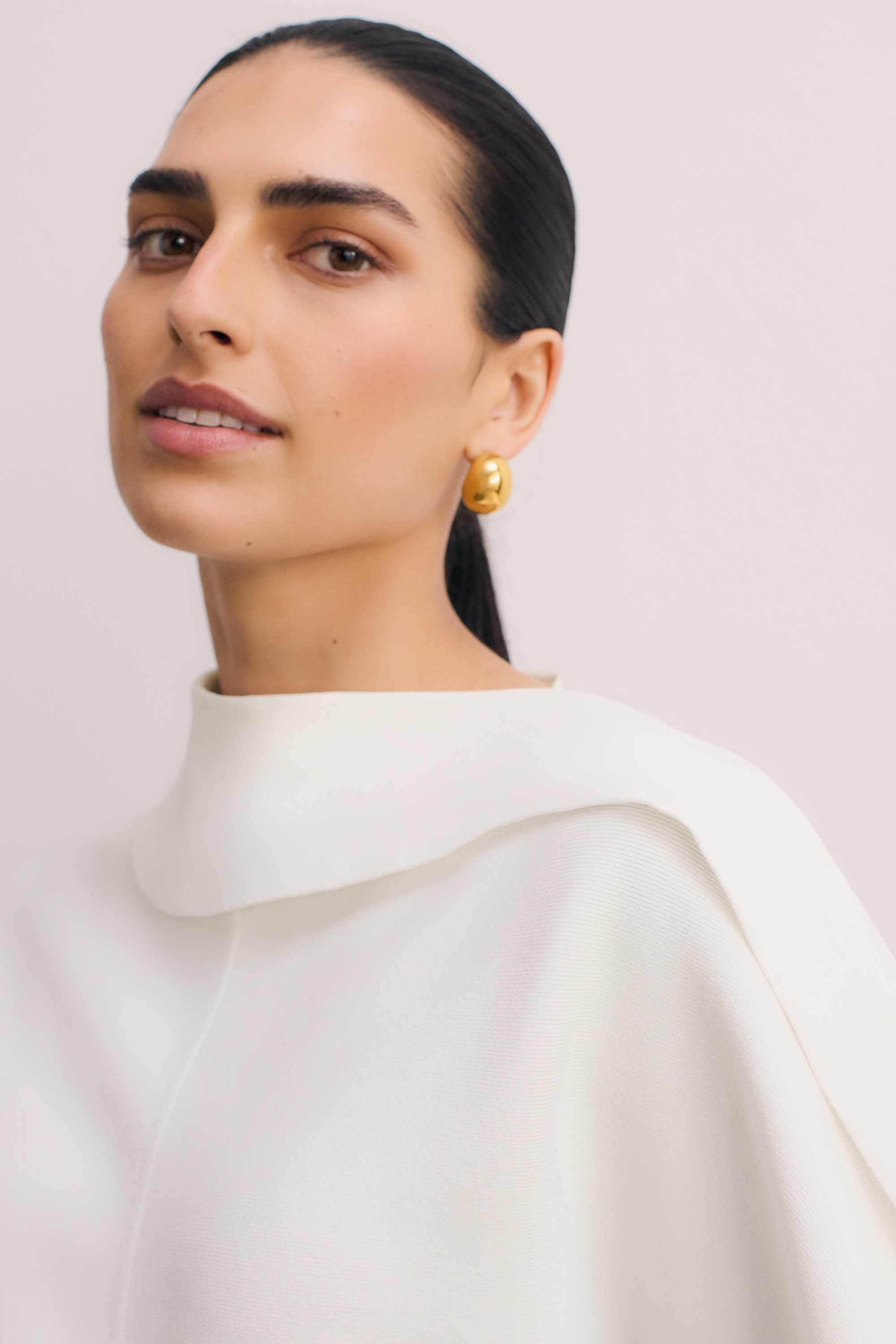 Sculpt Knit Riesi Top Ivory - Welcome to the Fold LTD