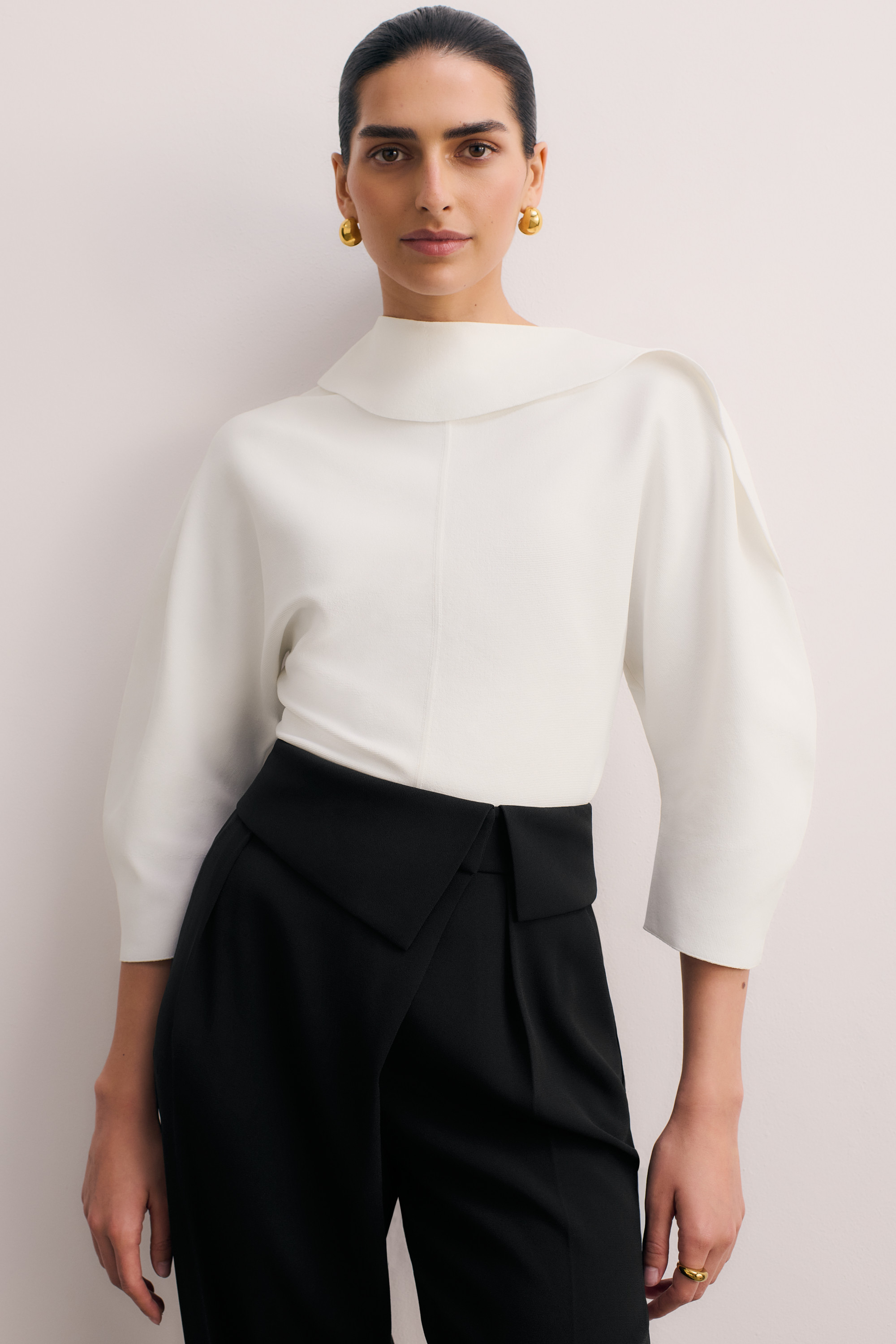 Sculpt Knit Riesi Top Ivory - Welcome to the Fold LTD