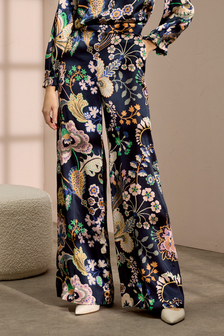 試着のみLiberty Print Side Embroidery Pants 試着のみLiberty Print Side Embroidery Pants Liberty Print