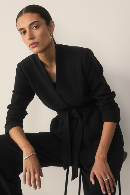 Clever Crepe Selsey Jacket Black