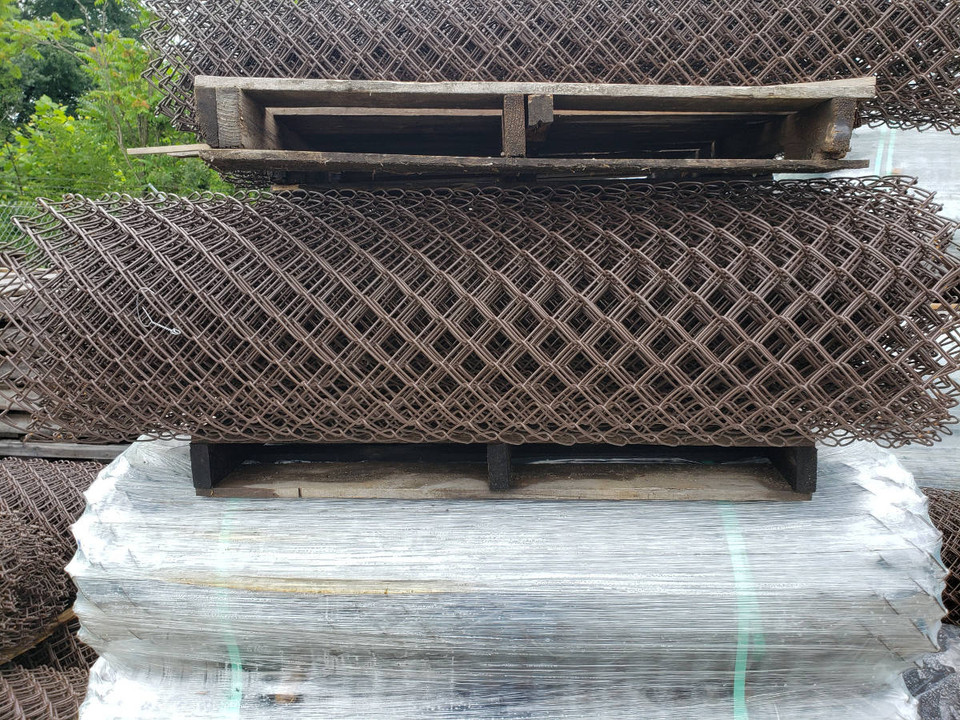 11 Gauge Galvanized (GBW) Chain Link Fabric Residential